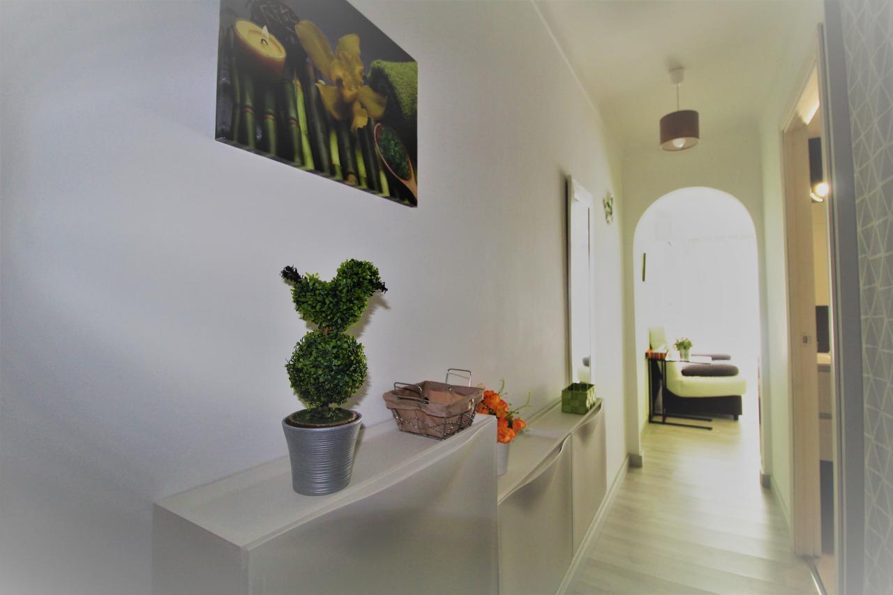 Sylvia: Beachfront Studio with Sea View Terrace Apartment Empuriabrava Exterior photo