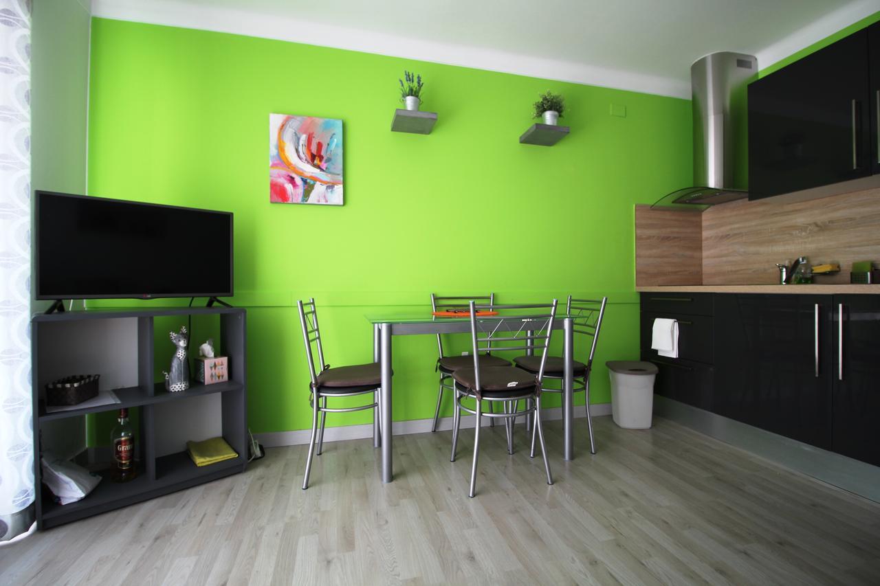 Sylvia: Beachfront Studio with Sea View Terrace Apartment Empuriabrava Exterior photo